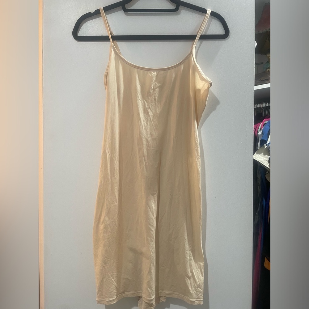 Skims FITS EVERYBODY SLIP DRESS | SAND size L